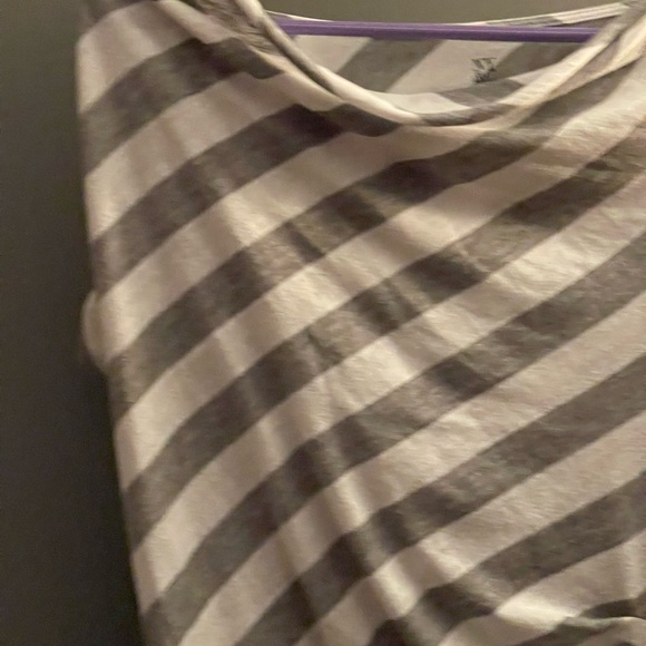 New York & Company Women’s Gray Stripped Summer Shirt Size Small - Picture 6 of 6